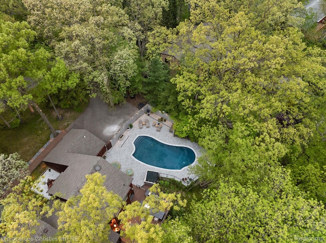7371 Lindenmere Dr, Bloomfield Hills, MI 48301 - aerial view of a pool area