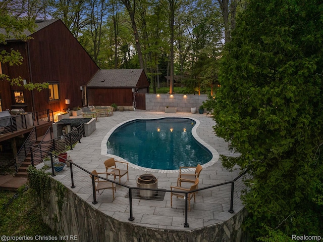 7371 Lindenmere Dr, Bloomfield Hills, MI 48301 - view of swimming pool featuring a patio