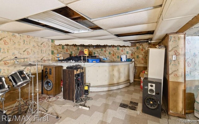 26914 Glendale, Redford, MI 48239 - bar with light floors