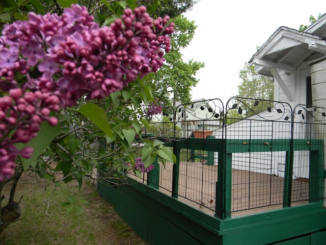 306 N Rowe St, Ludington, MI 49431 - view of gate