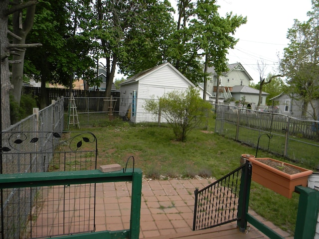 306 N Rowe St, Ludington, MI 49431 - view of yard