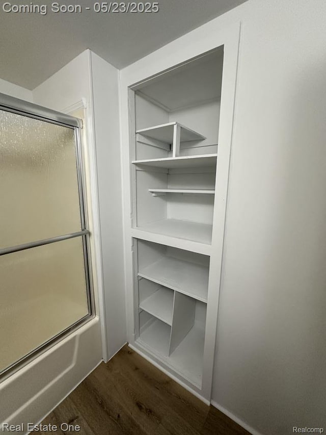 5399 Brobeck St, Flint, MI 48532 - view of closet
