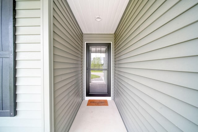 5726 Joshua Dr, Eaton Rapids, MI 48827 - view of exterior entry