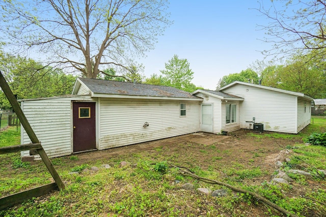 604 W Hill St, Plainwell, MI 49080 - view of rear view of property