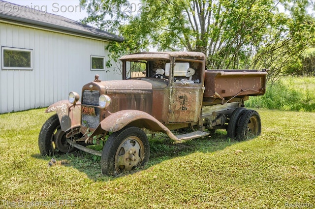8114 Wilson Rd, Otisville, MI 48463 - view of grassy yard