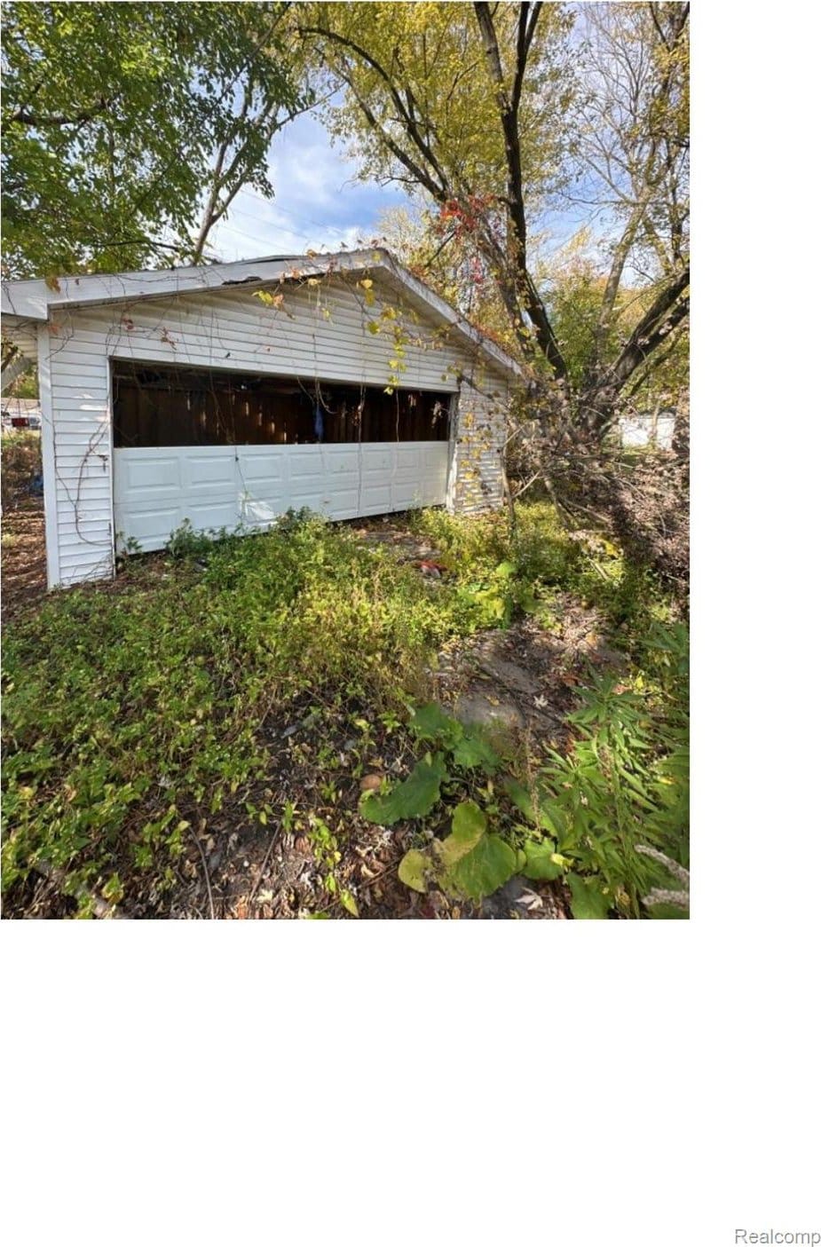 17363 Heyden St, Detroit, MI 48219 - view of detached garage