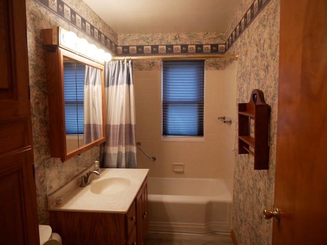 12589 Perry Rd, Battle Creek, MI 49015 - full bath featuring vanity and shower / tub combo with curtain