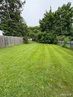 18598 Henry St, Melvindale, MI 48122 - view of yard