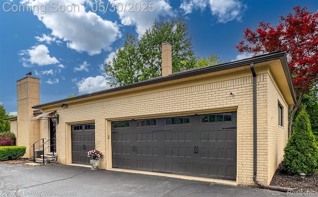 4462 Barchester Dr, Bloomfield Hills, MI 48302 - view of garage