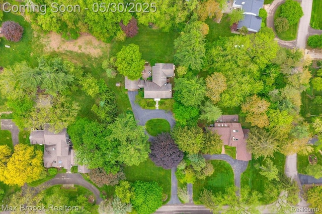 27160 Scenic, Franklin, MI 48025 - aerial perspective of suburban area
