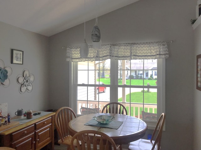 5883 Thistlewood Ave, Scotts, MI 49088 - dining room with vaulted ceiling