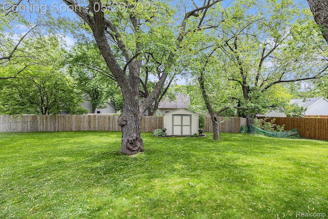 1411 Vollar Dr, Flint, MI 48532 - view of yard