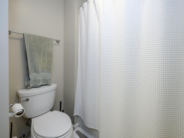 471 W S St Unit 207, Kalamazoo, MI 49007 - full bathroom featuring toilet and a shower with curtain