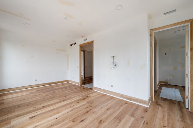1395 Northlawn Blvd, Birmingham, MI 48009 - empty room with light wood-style flooring and baseboards