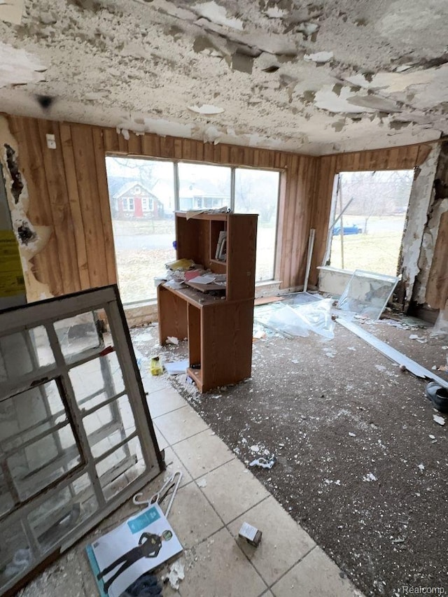 14632 Dolphin St, Detroit, MI 48223 - view of unfurnished living room