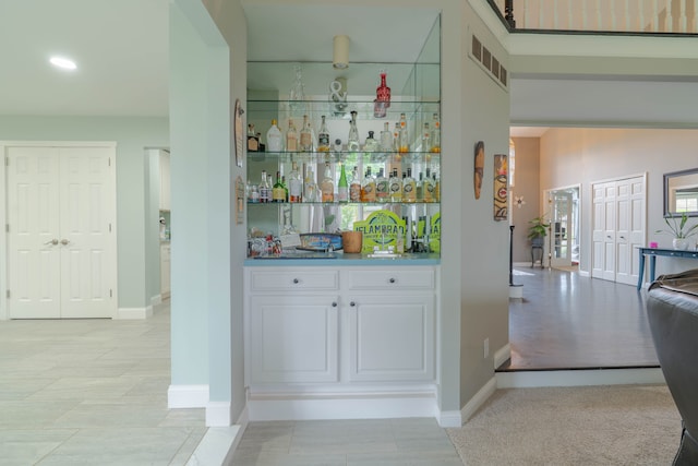 14607 Stratford, Shelby Twp, MI 48315 - indoor wet bar with baseboards and recessed lighting