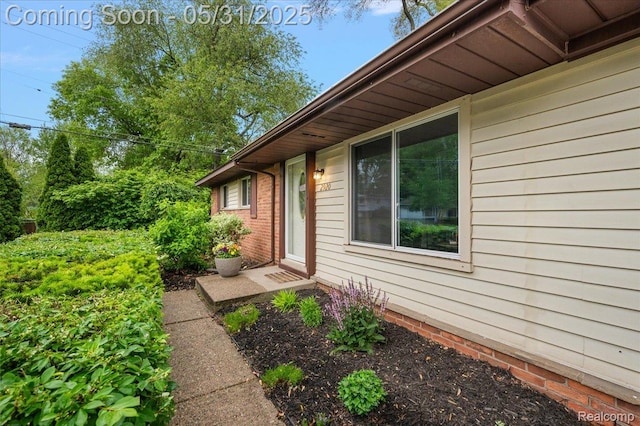 2920 Pinto Dr, Commerce Twp, MI 48382 - view of doorway to property