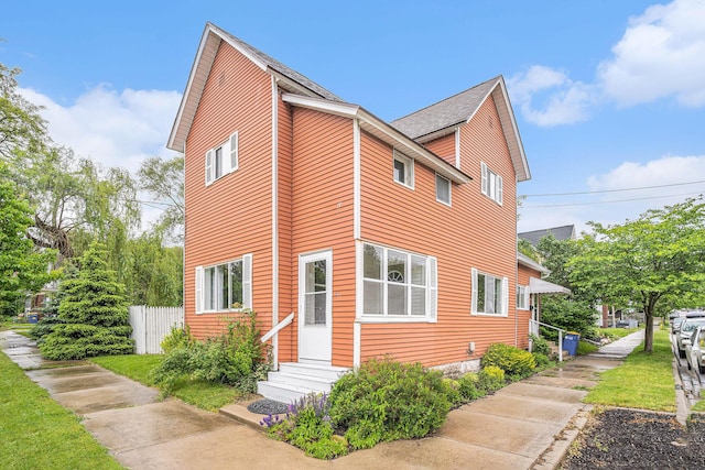 201 Page St NE, Grand Rapids, MI 49505 - view of front facade featuring entry steps