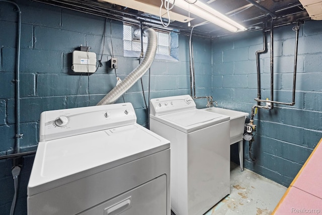 99 Wenonah Dr, Pontiac, MI 48341 - washroom with washer and clothes dryer