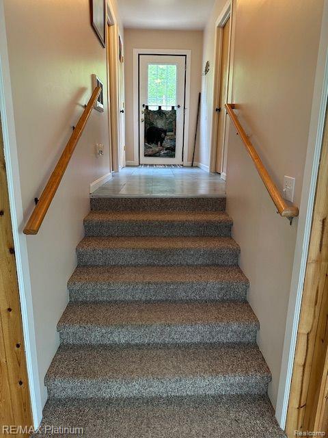 3624 Windy Hollow Rd NW, Rapid City, MI 49676 - view of staircase