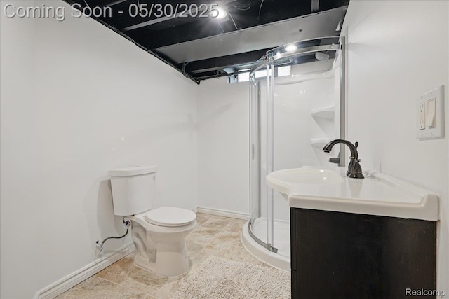 4412 Cooper Ave, Royal Oak, MI 48073 - full bath with a stall shower, toilet, and baseboards