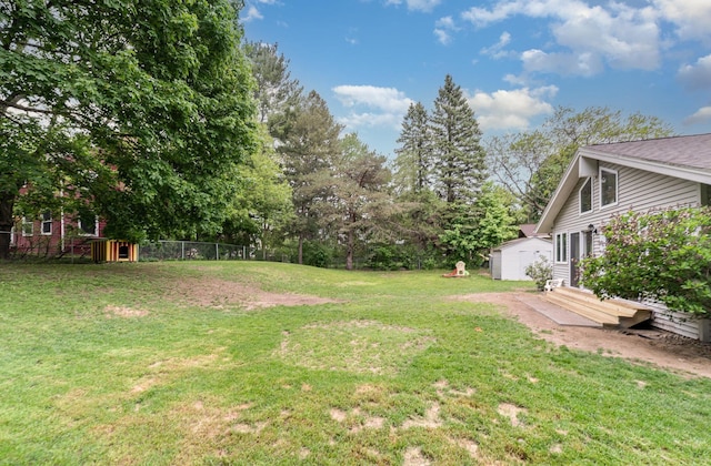 812 W Center, Alma, MI 48880 - view of yard