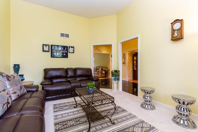 7009 Suncrest Dr, Saline, MI 48176 - carpeted living room with baseboards