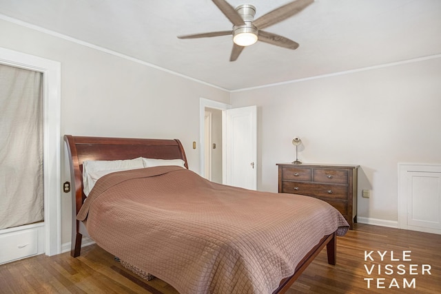 1058 Eastwood Ave SE, East Grand Rapids, MI 49506 - bedroom featuring wood finished floors, crown molding, baseboards, and a ceiling fan
