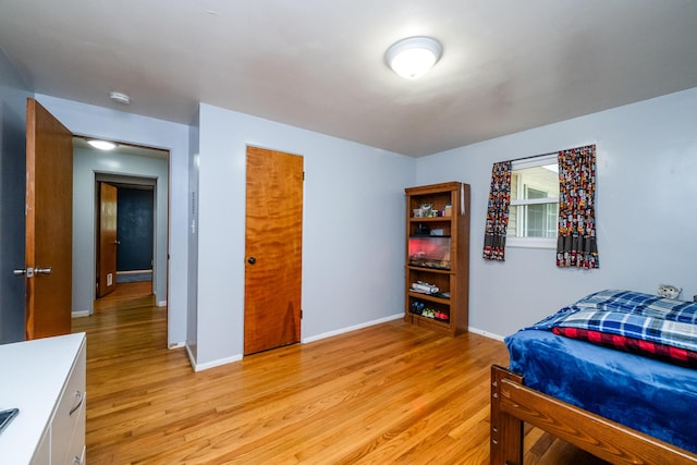 1402 Niles Buchanan Rd, Niles, MI 49120 - bedroom with light wood-type flooring and baseboards