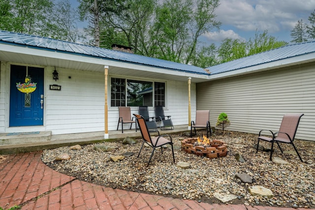 1402 Niles Buchanan Rd, Niles, MI 49120 - porch featuring an outdoor fire pit