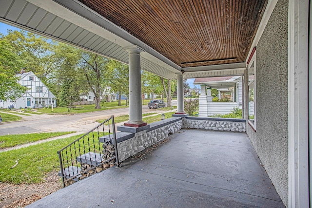 176 N Union St, Battle Creek, MI 49017 - porch featuring a residential view