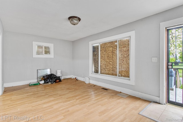 2174 Springle St, Detroit, MI 48215 - unfurnished room with wood finished floors and baseboards