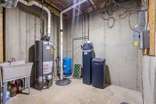 6573 Sweet Clover Hills Dr, Jonesville, MI 49250 - utility room featuring gas water heater
