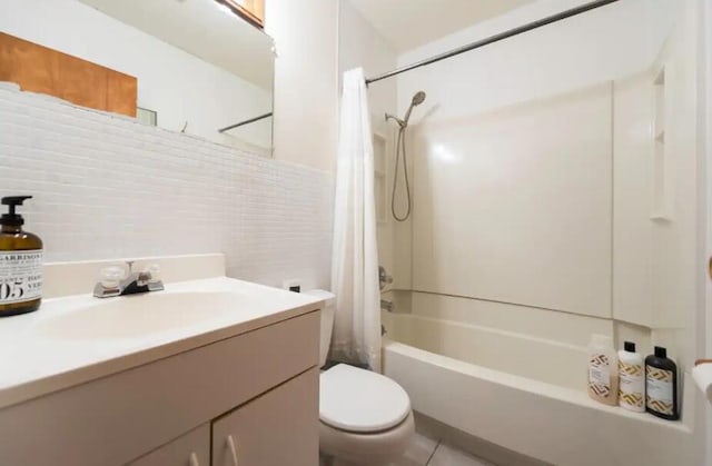 116/118 Glendale Dr, Ann Arbor, MI 48103 - full bathroom with shower / bath combination with curtain, decorative backsplash, toilet, and vanity