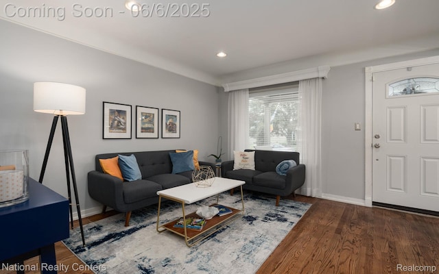 1395 Aline Dr, Grosse Pointe Woods, MI 48236 - living room featuring wood finished floors, baseboards, and recessed lighting