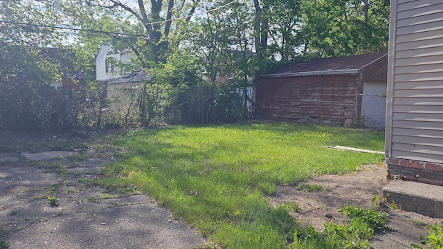 15465 Murray Hl, Detroit, MI 48227 - view of yard with an outbuilding