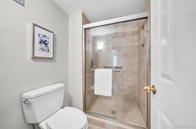3553 Port Cove Dr Unit 39, Waterford, MI 48328 - bathroom with toilet and a shower stall