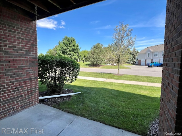 46117 Rhodes Dr Unit 298, Macomb, MI 48044 - view of grassy yard