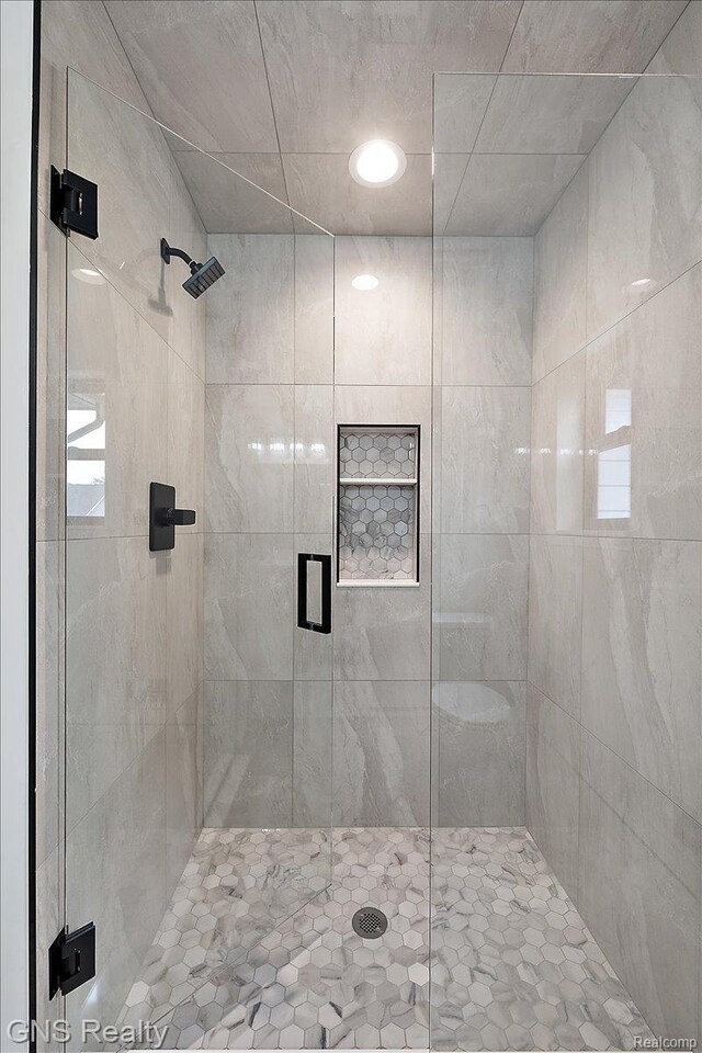 206 E Windemere Ave, Royal Oak, MI 48073 - full bathroom featuring a stall shower