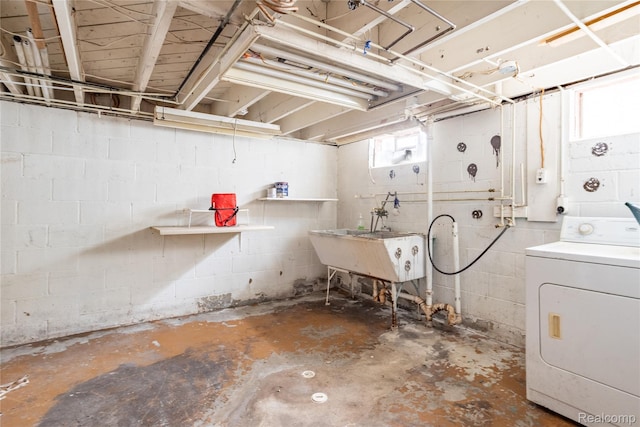 2028 9th St, Port Huron, MI 48060 - below grade area with washer / dryer