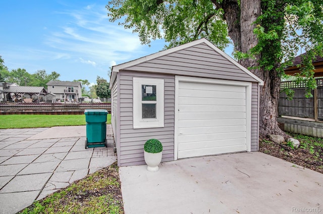 35274 Lake Dr, Brownstown, MI 48173 - detached garage featuring driveway