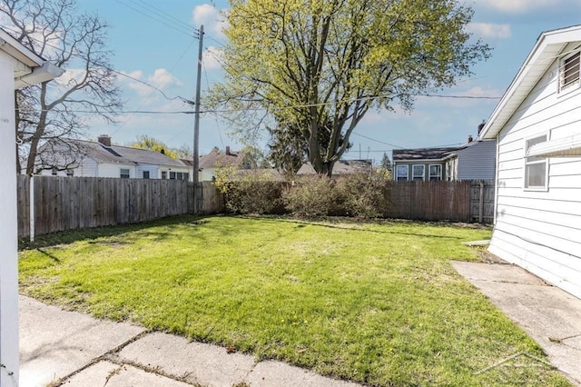 1303 S Warner St, Bay City, MI 48706 - view of yard