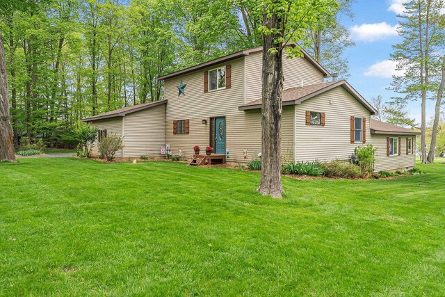 2665 Tonawanda Lake Rd, Grawn, MI 49637