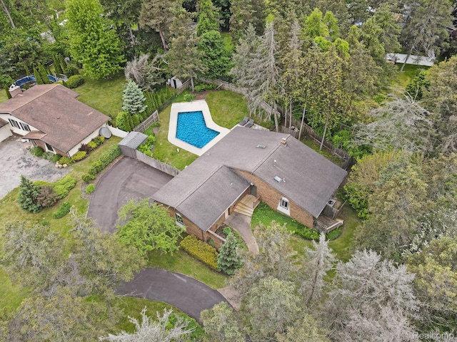 7831 Caberfae Trl, Clarkston, MI 48348 - view from above of property featuring a pool area