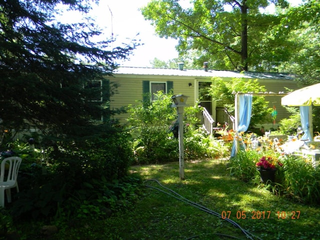 11670 Thrush Dr, Lakeview, MI 48850 - view of yard