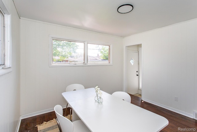 24548 Templar Ave, Southfield, MI 48075 - dining room featuring dark wood-style flooring and baseboards