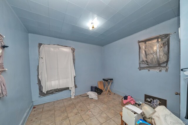 15075 Appoline St, Detroit, MI 48227 - unfurnished room featuring baseboards