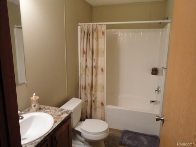 501 Kinloch, Temperance, MI 48182 - full bath with vanity, shower / tub combo with curtain, and toilet