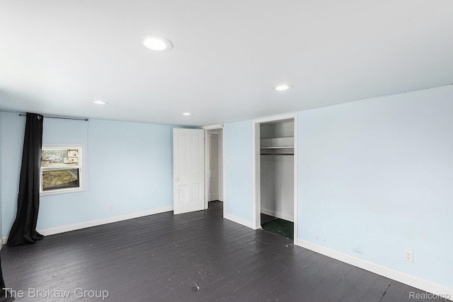 4470 Beach St, Akron, MI 48701 - unfurnished bedroom with recessed lighting, baseboards, dark wood finished floors, and a closet