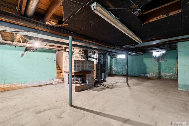 3301 S Kearsley Blvd, Flint, MI 48506 - unfinished below grade area with heating unit